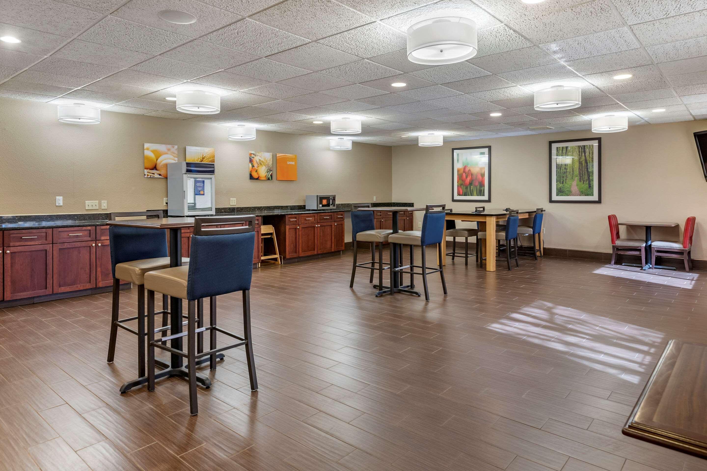 Comfort Inn & Suites Paw Paw Екстериор снимка