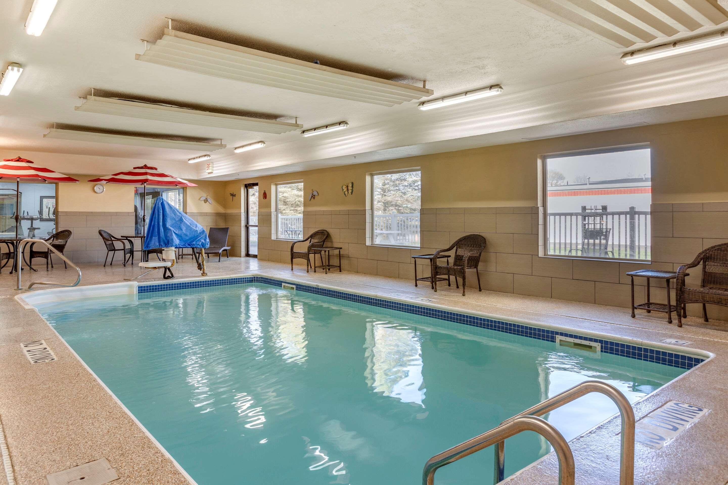 Comfort Inn & Suites Paw Paw Екстериор снимка