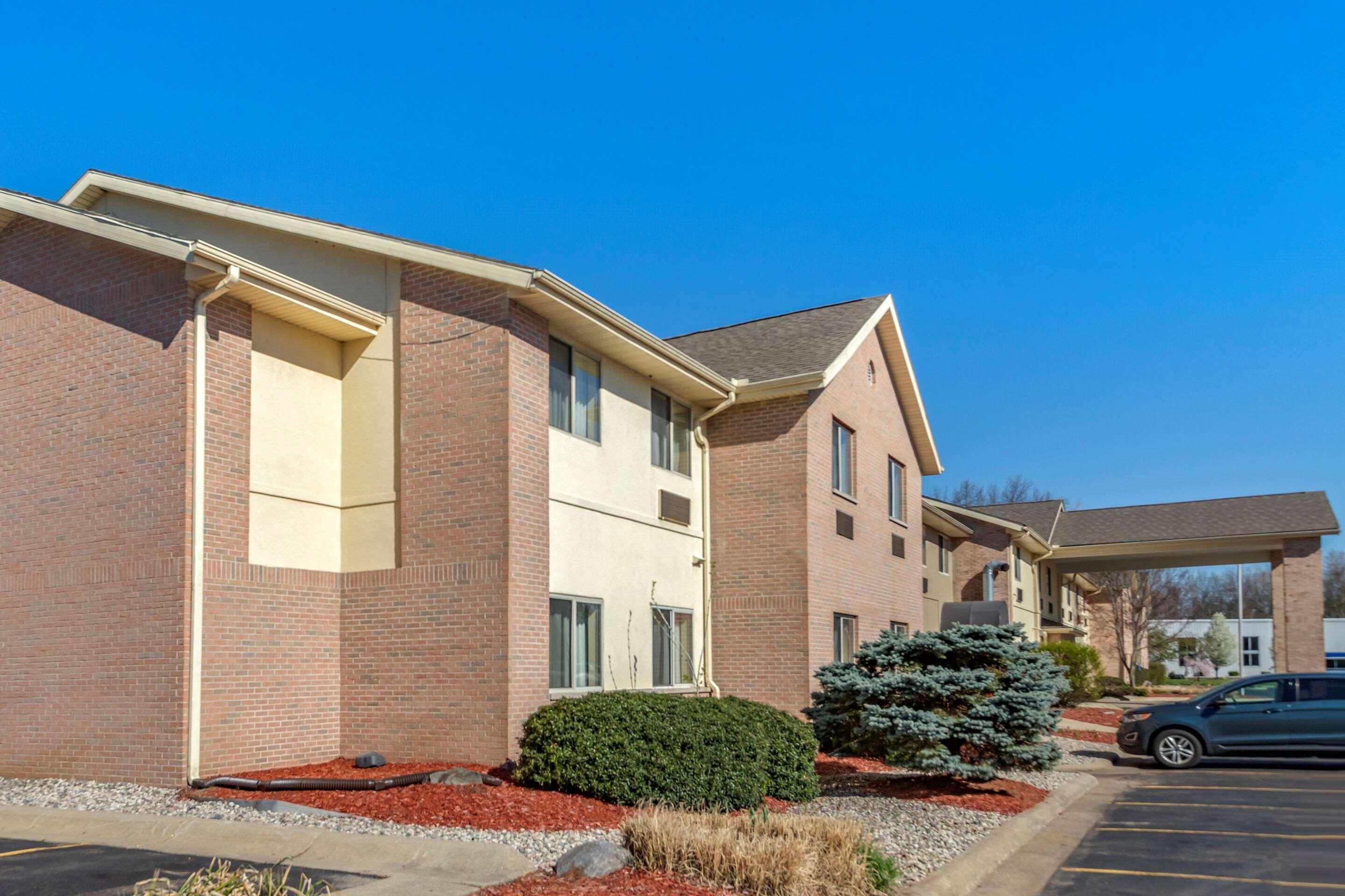 Comfort Inn & Suites Paw Paw Екстериор снимка