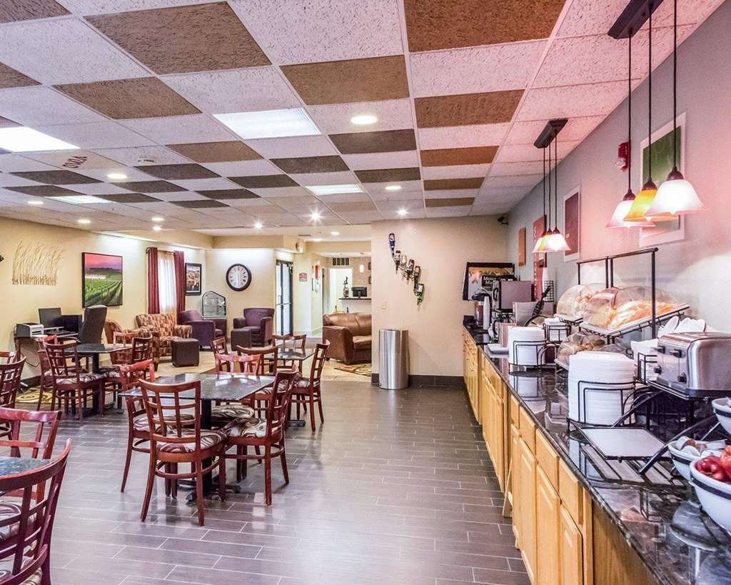 Comfort Inn & Suites Paw Paw Ресторант снимка