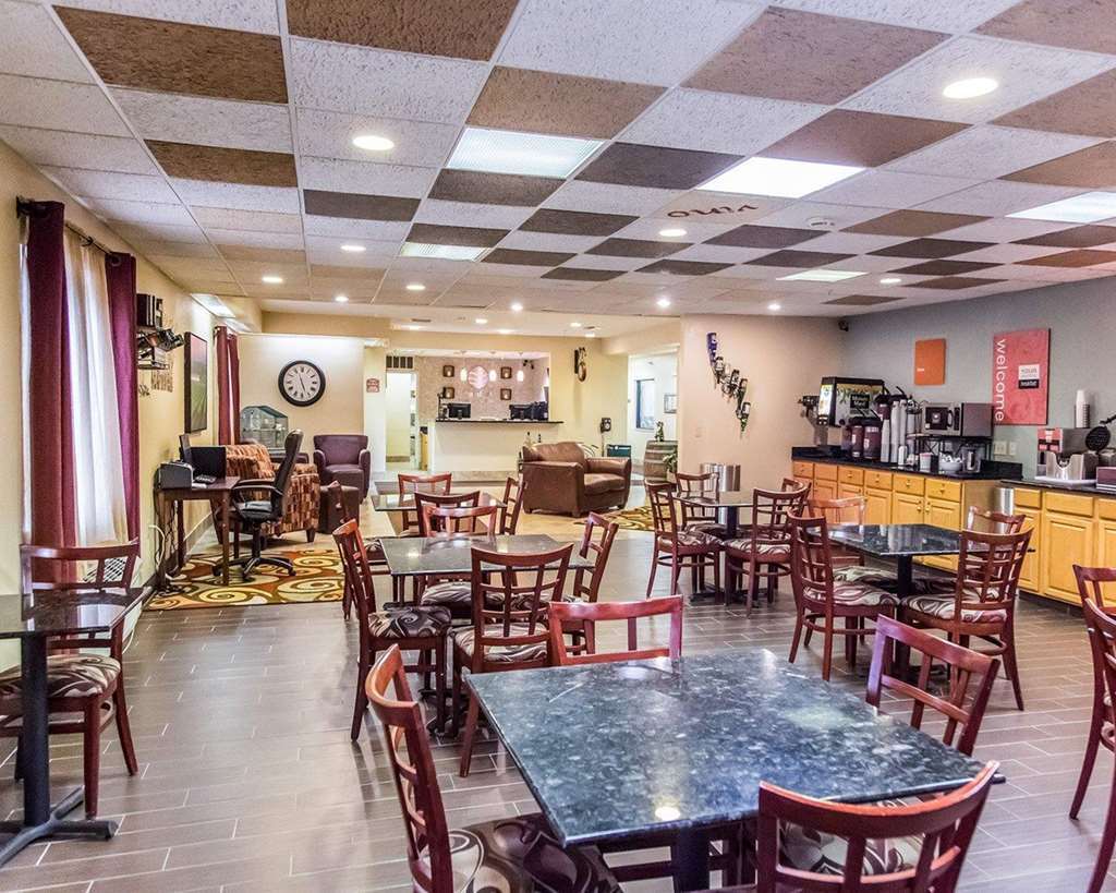 Comfort Inn & Suites Paw Paw Ресторант снимка
